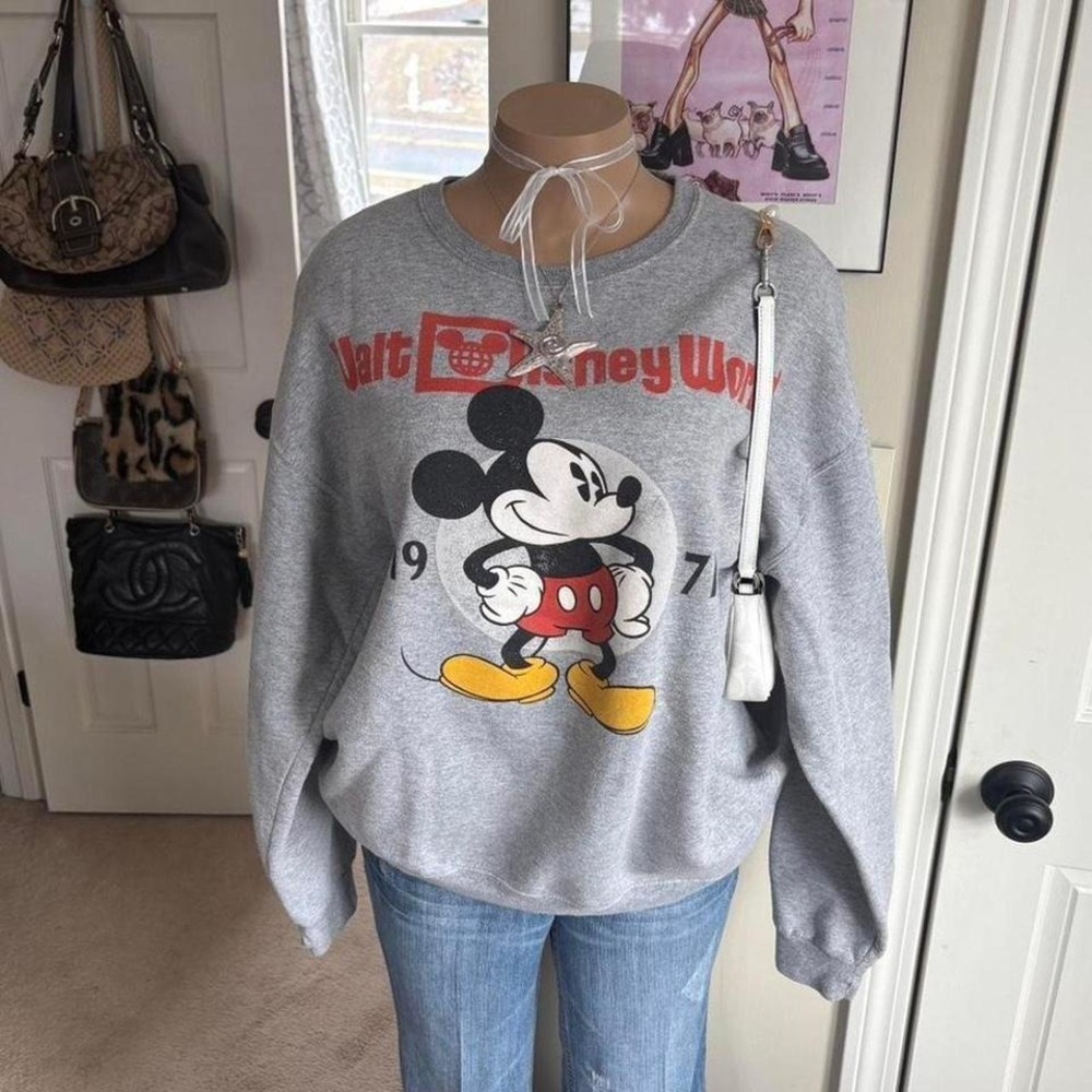 Vintage Walt Disney World Mickey Mouse Sweatshirt
